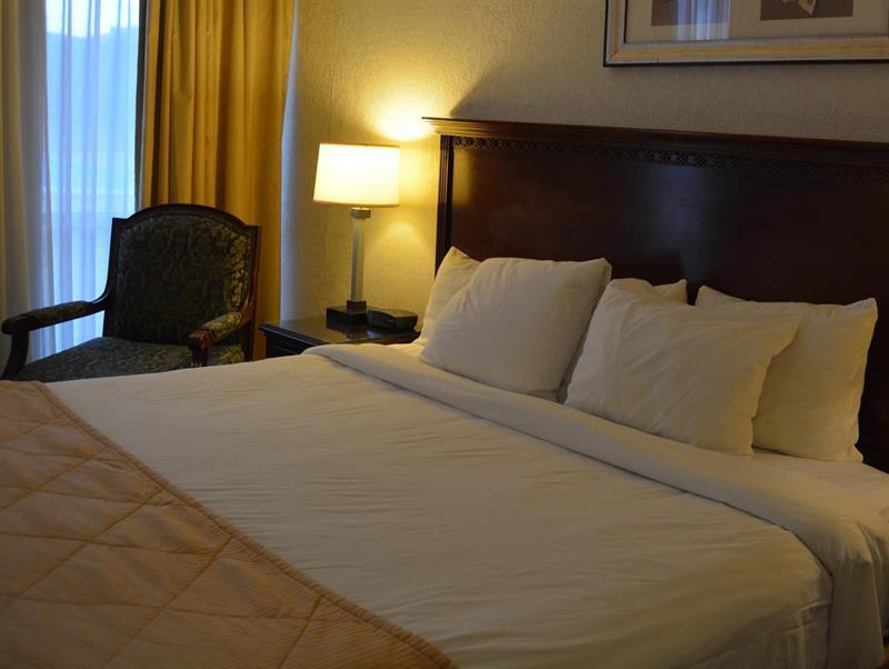 Ramada By Wyndham Wichita Airport Ξενοδοχείο Εξωτερικό φωτογραφία